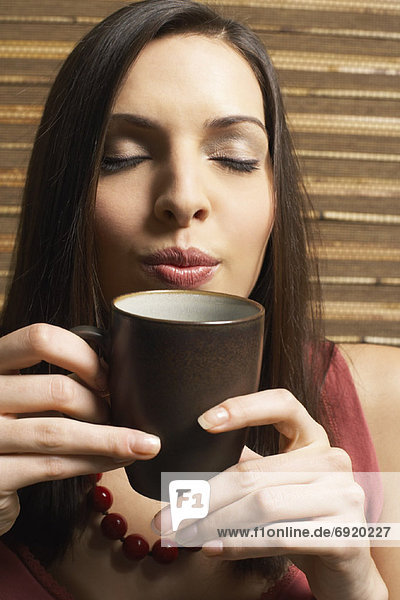 Frau trinken Kaffee
