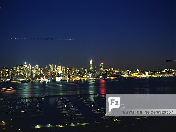 Manhattan in the night  long exposure  New York  USA
