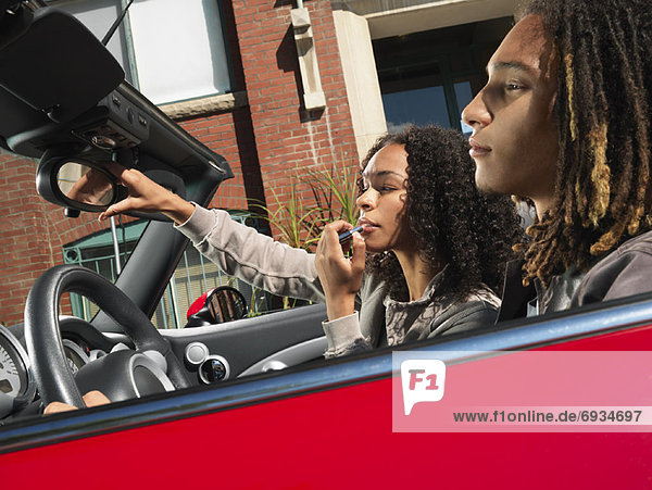 Frau Freund Lippenstift fahren