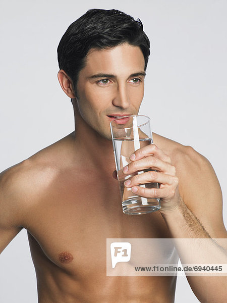 Mann-Trinkwasser