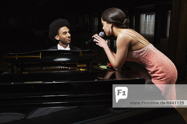 Pianist and Singer in Concert