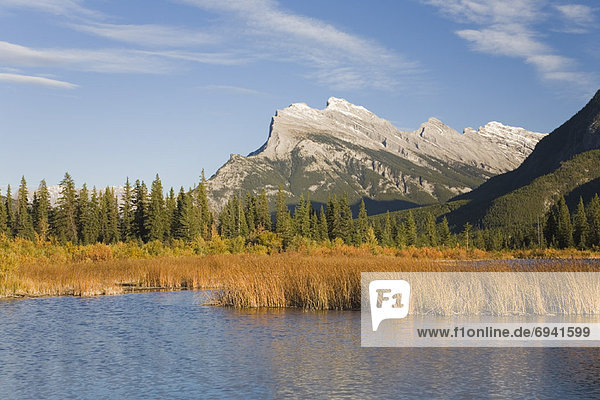 Vermillion Lake and Mount Rundle in Autumn  Banff National Park  Alberta  Canada