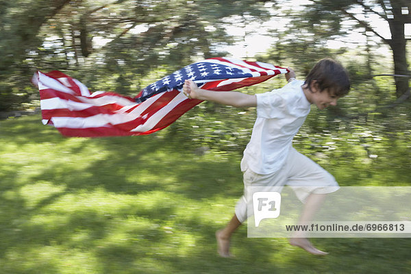 Junge - Person  rennen  Fahne  amerikanisch