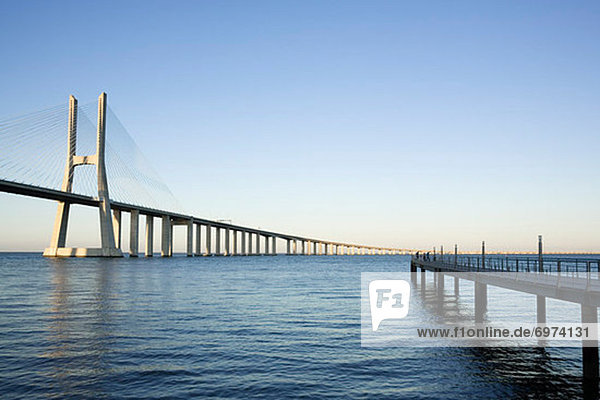 Vasco da Gama Brücke  Lissabon  Portugal