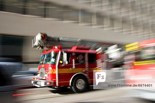Straße  Hektik  Druck  hektisch  Großstadt  Feuer  Lastkraftwagen  Kanada  Ontario  Toronto