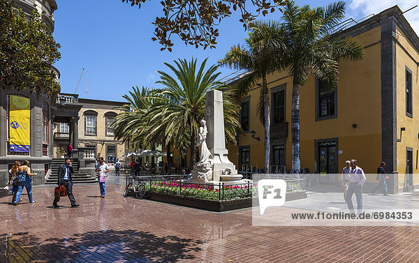 Plaza de las Ranas  historic town centre of Las Palmas  Gran Canaria  Canary Islands  Spain  Europe