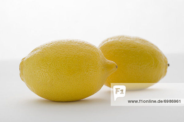 Zwei Zitronen