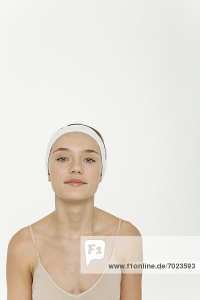 Preteen Mädchen mit Mieder und Stirnband  Portrait