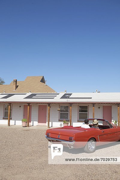 Vereinigte Staaten von Amerika  USA  Cabrio  Arizona  jung  Motel