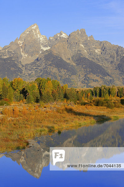 Teton Range spiegelt sich im Snake River Grand Teton Nationalpark Wyoming USA