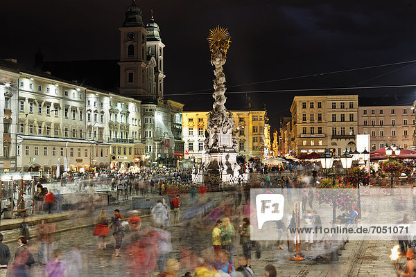 Pflasterspektakel  Straßenkunst-Festival  Hauptplatz Linz  Oberösterreich  Österreich  Europa  ÖffentlicherGrund
