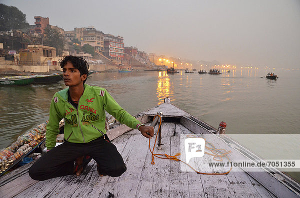 nahe Morgendämmerung Ganges ghat Indien indische Abstammung Inder Asien Uttar Pradesh Varanasi