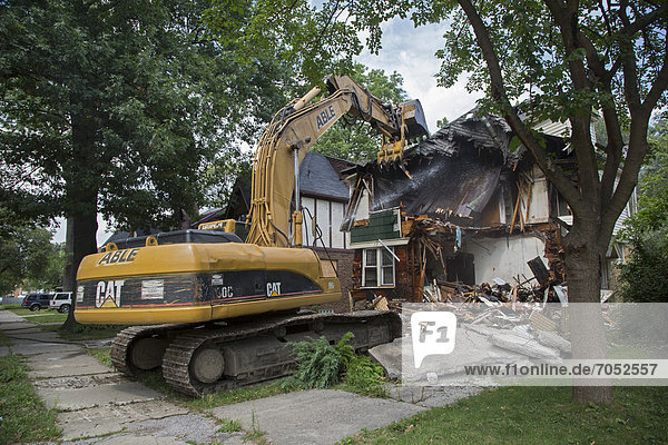 Vereinigte Staaten von Amerika USA Wohnhaus Feuer Nachbarschaft leer Vernichtung abgerissen Detroit Michigan