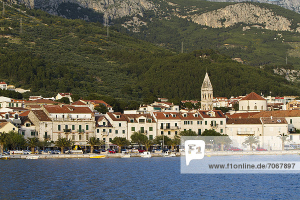 Port and city view of Makarska  Makarska Riviera  Adriatic Coast  Dalmatia  Croatia  Europe