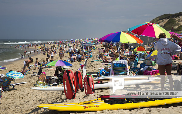 Head of the Meadow Beach mit vielen Menschen  Cape Cod National Seashore  Truro  Massachusetts  USA