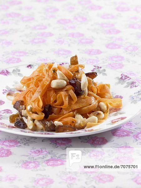 Carrot salad with dates and almonds