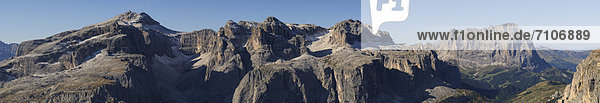 Berglandschaft in den Dolomiten  Südtirol  Italien