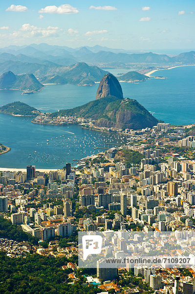 Luftbild von Rio de Janeiro und Zuckerhut  Brasilien