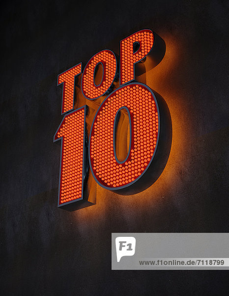 'Beleuchtetes ''Top 100''-Schild'