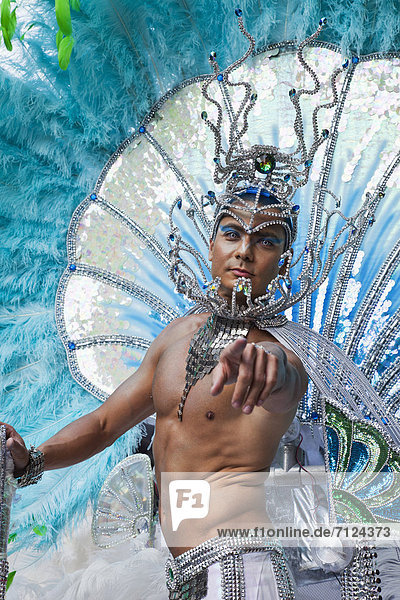 Europa  Urlaub  Fest  festlich  britisch  Großbritannien  London  Hauptstadt  Reise  Karneval  Mädchen  Festival  Kostüm - Faschingskostüm  England  Parade  Tourismus