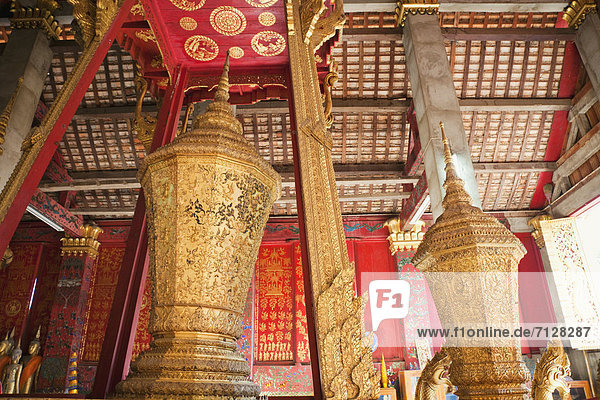 Urlaub  Reise  Religion  Buddhistischer Tempel  fünfstöckig  Buddhismus  Tempel  Asien  Laos  Luang Prabang  Tourismus