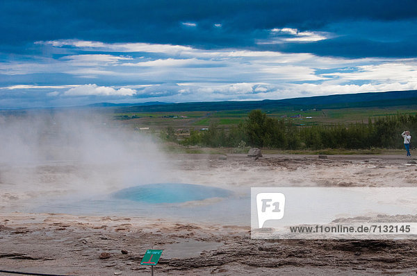 Sehenswürdigkeit  Wasser  Europa  Wärme  Gebäude  Dunst  Geysir  Heiße Quelle  Wasserdampf  Geothermisches Kraftwerk  Island
