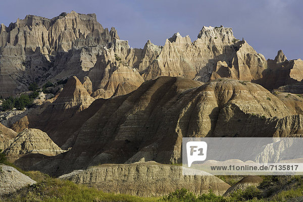 Vereinigte Staaten von Amerika  USA  leer  Nationalpark  Amerika  Sommer  Sonnenaufgang  Wüste  Kirchturm  Steppe  Erosion  Schlucht  South Dakota  karg  steil