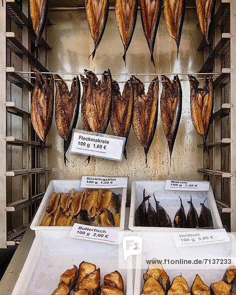 Fisch im Angebot  Fleckmakrele  Bückling  Butterfisch  Heilbutt