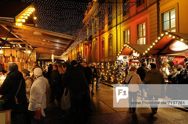 Christmas Market at Opernpalais  Bebelplatz square  Unter den Linden  Mitte  Berlin  Germany  Europe