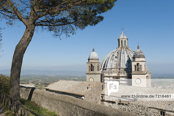 Große Kuppel  katholischer Dom Santa Margherita  Montefiascone  Latium  Italien  Südeuropa  Europa