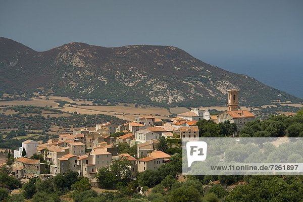 Frankreich Europa Dorf Ansicht Erhöhte Ansicht Aufsicht heben Sehenswürdigkeit Geographie Korsika