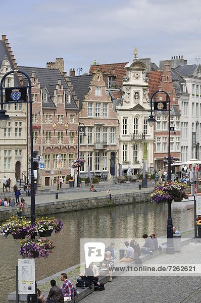Dachgiebel  Giebel  Europa  Lifestyle  Entspannung  Hintergrund  Student  vorwärts  Barock  Belgien