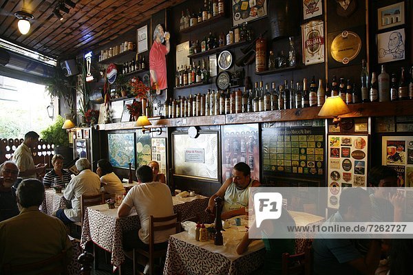 sitzend  Mensch  Menschen  Restaurant  Brasilien  Nachbarschaft  Rio de Janeiro  Südamerika