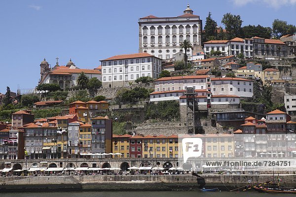 Buildings overlook the River Douro on the Ribeira District  UNESCO World Heritage Site  Porto  Douro  Portugal  Europe