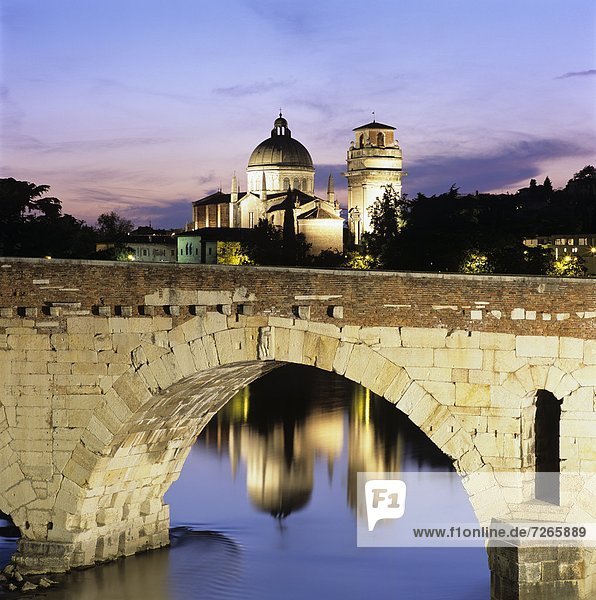 Europa  Fluss  UNESCO-Welterbe  Venetien  Abenddämmerung  Italien  Verona