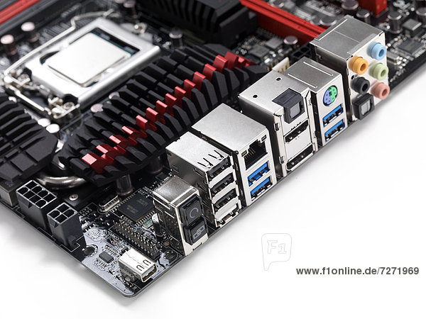 Motherboard Rückplatte mit Anschlüssen einschließlich Thunderbolt-Verbindung USB 3 und anderen Ports