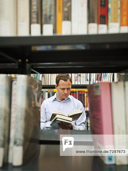 Mann Bibliotheksgebäude Forschung