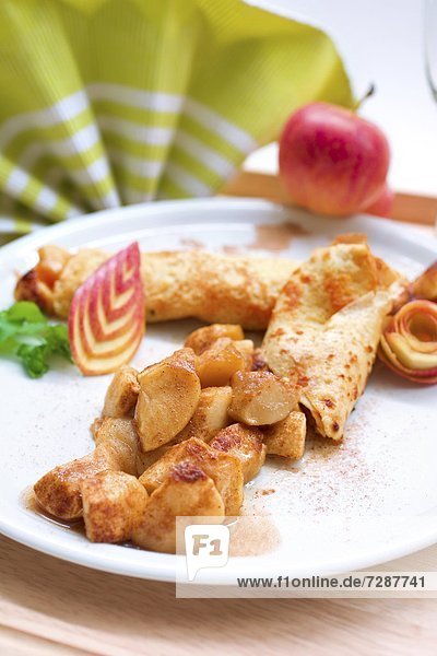Crepes mit Äpfeln