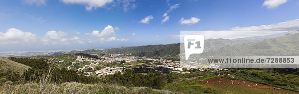 Blick auf die Ortschaft Teror  Gran Canaria  Kanarische Inseln  Spanien  Europa  ÖffentlicherGrund