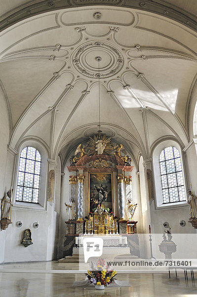 Hauptaltar der Pfarrkirche St. Jakob  Dachau  Bayern  Deutschland  Europa