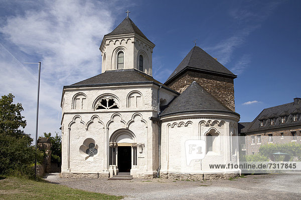 St. Matthiaskapelle und Oberburg  Kobern-Gondorf  Mosel  Rheinland-Pfalz  Deutschland  Europa  ÖffentlicherGrund