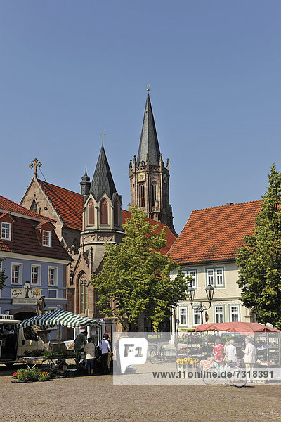 Marktplatz  hinten die St. Aegidienkirche  Heilbad Heiligenstadt  Eichsfeld  Thüringen  Deutschland  Europa