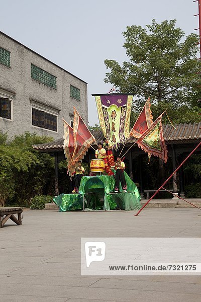 Traditioneller Löwentanz  Foshan  China