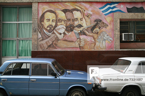 Revolutionsgraffiti and einer Mauer mit Helden wie Jose Marti und andere  Havanna  Kuba