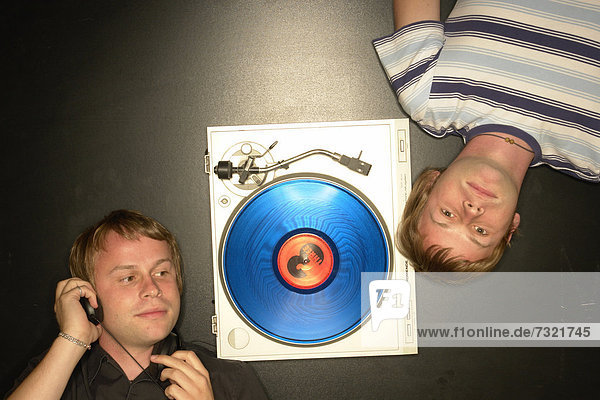 Discjockey Zwillinge  29 Jahre