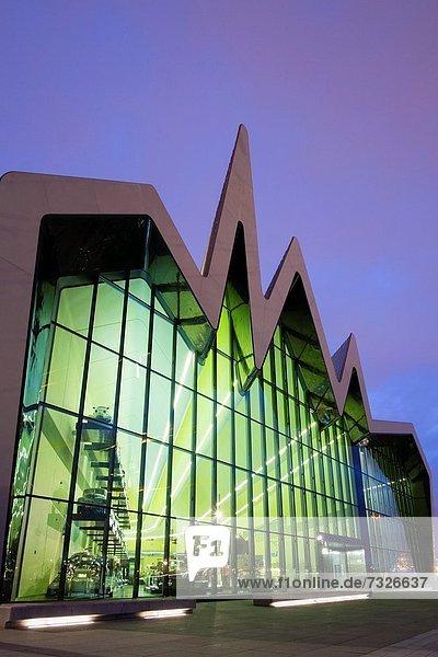 Flussufer  Ufer  Transport  Großbritannien  Architekt  Museum  Ansicht  Abenddämmerung  Glasgow  neu  Schottland