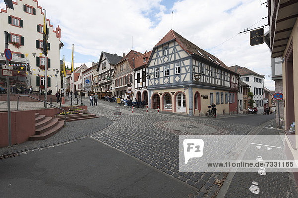 Europa Stadt Geschichte Quadrat Quadrate quadratisch quadratisches quadratischer Deutschland Markt alt Oppenheim Rheinland-Pfalz