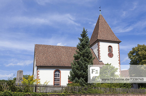 Die Dorfkirche von Queichhambach  einem Ortsteil von Annweiler  Pfalz  Rheinland-Pfalz  Deutschland  Europa