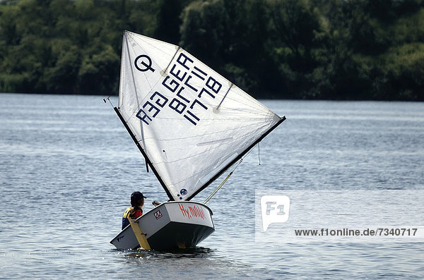 Dinghy sailing for children  optimist on the Mueritz  Mecklenburg Lake District  Mecklenburg-Western Pomerania  Germany  Europe