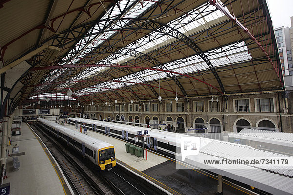 Bahnhof Victoria Station  London  England  Großbritannien  Europa